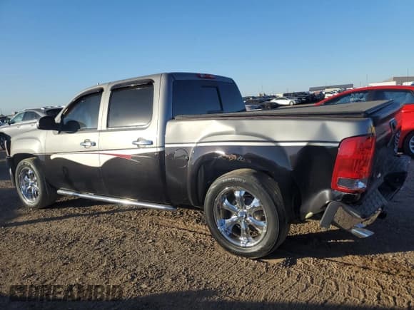 ✅ 2007 GMC Sierra 1500 SLT • VIN: 2GTEC13J671508415 • Lot: 91069515. Listed on Copart with 123,678 mi. Free auction sales archive from the USA and detailed vehicle history report at DreamBid. Image 2.