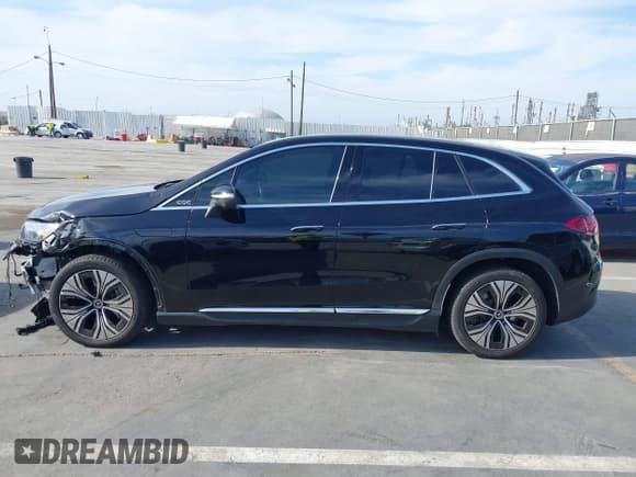 ✅ 2023 Mercedes-Benz EQE 350 • VIN: 4JGGM1CB7PA030859 • Lot: 42045741. Listed on IAAI with 24,276 mi. Free auction sales archive from the USA and detailed vehicle history report at DreamBid. Image 14.