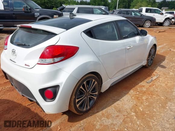 ✅ 2016 Hyundai Veloster Turbo • VIN: KMHTC6AE0GU293981 • Lot: 42354864. Wystawiony na IAAI z przebiegiem 118 691 mil. Bezpłatny archiwum sprzedaży aukcyjnych z USA i szczegółowy raport historii pojazdu na DreamBid. Zdjęcie 4.
