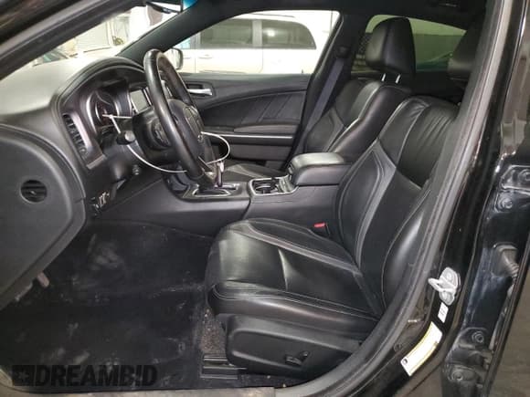 ✅ 2020 Dodge Charger SXT • VIN: 2C3CDXBG0LH136220 • Lot: 84576585. Wystawiony na Copart z przebiegiem Nie podano. Bezpłatny archiwum sprzedaży aukcyjnych z USA i szczegółowy raport historii pojazdu na DreamBid. Zdjęcie 7.