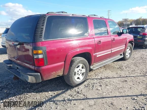 2005 Chevrolet Suburban LS z VIN 1GNFK16Z15J207781, wystawiony jako IAAI lot #43564350 z przebiegiem 288 836 mil mil oraz . Historia ofert i sprzedaży dostępna na DreamBid. Obrazek 4.