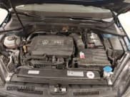 ✅ 2019 Volkswagen Golf S • VIN: 3VWM17AU3KM517072 • Lot: 41365183. Wystawiony na IAAI z przebiegiem 98 424 mil. Bezpłatny archiwum sprzedaży aukcyjnych z USA i szczegółowy raport historii pojazdu na DreamBid. Zdjęcie 10.