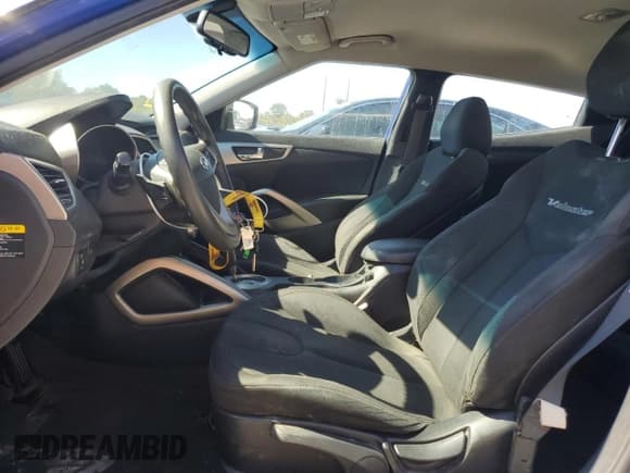 ✅ 2012 Hyundai Veloster w/Red Int • VIN: KMHTC6AD9CU039848 • Lot: 74922324. Listed on Copart with 125,887 mi. Free auction sales archive from the USA and detailed vehicle history report at DreamBid. Image 7.