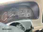 2002 Chevrolet Silverado 1500 LS z VIN 1GCEK14V72Z131503, wystawiony jako Copart lot #52326775 z przebiegiem Nie podano mil oraz Szkoda całkowita • Salvage title. Historia ofert i sprzedaży dostępna na DreamBid. Obrazek 9.