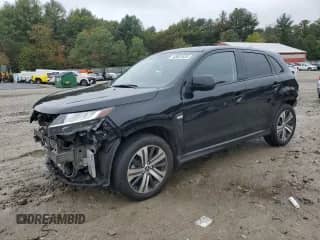 2024 Mitsubishi Outlander S z VIN JA4ARUAU5RU012440, wystawiony jako Copart lot #85601625 z przebiegiem 27 697 mil mil oraz Szkoda całkowita • Salvage title. Historia ofert i sprzedaży dostępna na DreamBid. Obrazek 1.