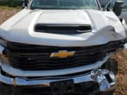 ✅ 2024 Chevrolet Silverado 2500HD • VIN: 1GC3YLEY1RF354321 • Lot: 65120074. Wystawiony na Copart z przebiegiem 5 200 mil. Bezpłatny archiwum sprzedaży aukcyjnych z USA i szczegółowy raport historii pojazdu na DreamBid. Zdjęcie 11.