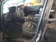 ✅ 2023 Chevrolet Bolt EV 2LT • VIN: 1G1FX6S0XP4172568 • Lot: 73647594. Wystawiony na Copart z przebiegiem 29 766 mil. Bezpłatny archiwum sprzedaży aukcyjnych z USA i szczegółowy raport historii pojazdu na DreamBid. Zdjęcie 7.