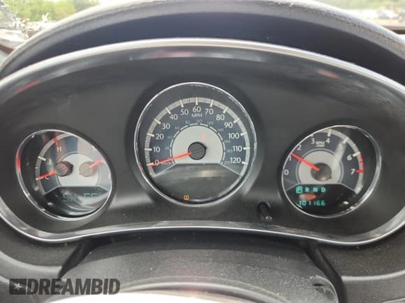 ✅ 2013 Chrysler 200 Touring • VIN: 1C3BCBEB8DN723842 • Lot: 69225715. Listed on Copart with 101,166 mi. Free auction sales archive from the USA and detailed vehicle history report at DreamBid. Image 9.