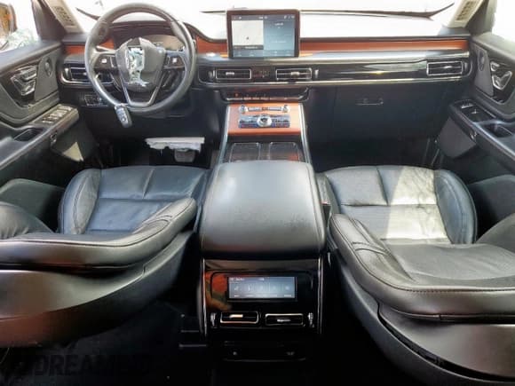 ✅ 2023 Lincoln Aviator Reserve • VIN: 5LM5J7WC1PGL02064 • Lot: 70782295. Wystawiony na Copart z przebiegiem 29 795 mil. Bezpłatny archiwum sprzedaży aukcyjnych z USA i szczegółowy raport historii pojazdu na DreamBid. Zdjęcie 8.