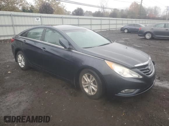✅ 2013 Hyundai Sonata GLS • VIN: 5NPEB4AC1DH765193 • Лот: 90359105. Опубликован ранее на Copart с пробегом 136 590 миль. Бесплатный доступ к архиву аукционных продаж из США и подробный отчёт об истории автомобиля на DreamBid. Изображение 4.