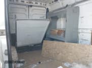 ✅ 2018 Ram ProMaster Cargo • VIN: 3C6TRVDG9JE148929 • Lot: 43599070. Wystawiony na IAAI z przebiegiem 65 876 mil. Bezpłatny archiwum sprzedaży aukcyjnych z USA i szczegółowy raport historii pojazdu na DreamBid. Zdjęcie 8.