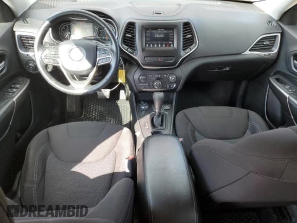 ✅ 2019 Jeep Cherokee Latitude • VIN: 1C4PJMCXXKD331384 • Lot: 86657665. Listed on Copart with 123,045 mi. Free auction sales archive from the USA and detailed vehicle history report at DreamBid. Image 8.