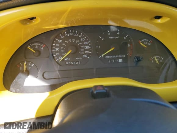 ✅ 1994 Ford Mustang • VIN: 1FALP45T1RF182083 • Lot: 86522605. Wystawiony na Copart z przebiegiem 55 825 mil. Bezpłatny archiwum sprzedaży aukcyjnych z USA i szczegółowy raport historii pojazdu na DreamBid. Zdjęcie 9.