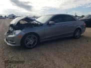 ✅ 2013 Mercedes-Benz E 350 Luxury • VIN: WDDHF5KB2DA722721 • Лот: 81829345. Опубликован ранее на Copart с пробегом 127 069 миль. Бесплатный доступ к архиву аукционных продаж из США и подробный отчёт об истории автомобиля на DreamBid. Изображение 1.