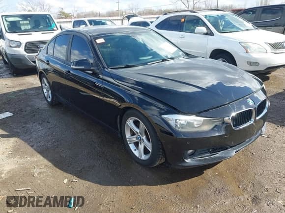 ✅ 2015 BMW 3 Series 328i xDrive • VIN: WBA3B5G56FNS20581 • Lot: 41692014. Wystawiony na IAAI z przebiegiem 196 609 mil. Bezpłatny archiwum sprzedaży aukcyjnych z USA i szczegółowy raport historii pojazdu na DreamBid. Zdjęcie 1.