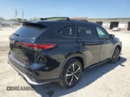 ✅ 2022 Toyota Highlander XSE • VIN: 5TDJZRBH2NS208242 • Lot: 70825845. Listed on Copart with 74,739 mi. Free auction sales archive from the USA and detailed vehicle history report at DreamBid. Image 3.