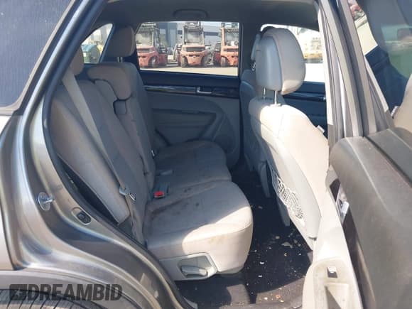 ✅ 2014 Kia Sorento LX • VIN: 5XYKT3A64EG428790 • Lot: 43568516. Listed on IAAI with 92,504 mi. Free auction sales archive from the USA and detailed vehicle history report at DreamBid. Image 8.