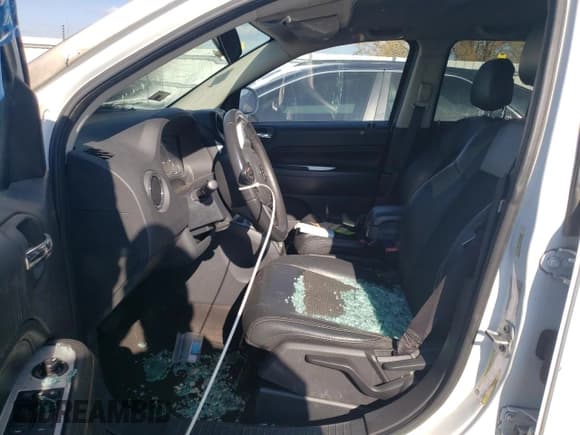 ✅ 2017 Jeep Compass Latitude • VIN: 1C4NJCEB7HD198000 • Лот: 81749005. Опубликован ранее на Copart с пробегом Не указан. Бесплатный доступ к архиву аукционных продаж из США и подробный отчёт об истории автомобиля на DreamBid. Изображение 7.