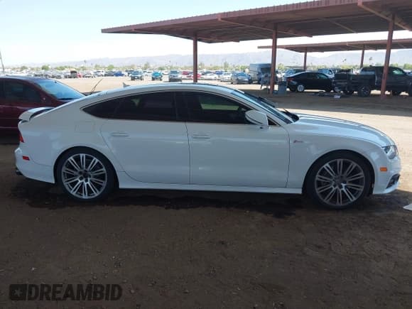 ✅ 2012 Audi A7 Prestige • VIN: WAUSGAFC1CN030964 • Lot: 42980662. Listed on IAAI with 180,409 mi. Free auction sales archive from the USA and detailed vehicle history report at DreamBid. Image 13.