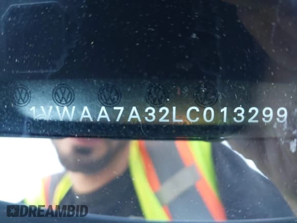 ✅ 2020 Volkswagen Passat S • VIN: 1VWAA7A32LC013299 • Lot: 43532788. Wystawiony na IAAI z przebiegiem 26 525 mil. Bezpłatny archiwum sprzedaży aukcyjnych z USA i szczegółowy raport historii pojazdu na DreamBid. Zdjęcie 17.