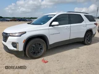 ✅ 2022 Chevrolet Traverse LT • VIN: 1GNERHKW4NJ121425 • Lot: 58664375. Wystawiony na Copart z przebiegiem 61 617 mil. Bezpłatny archiwum sprzedaży aukcyjnych z USA i szczegółowy raport historii pojazdu na DreamBid. Zdjęcie 1.