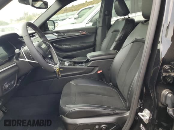 ✅ 2023 Jeep Grand Cherokee Altitude • VIN: 1C4RJKAG2P8723369 • Лот: 58762455. Опубликован ранее на Copart с пробегом 27 936 миль. Бесплатный доступ к архиву аукционных продаж из США и подробный отчёт об истории автомобиля на DreamBid. Изображение 7.