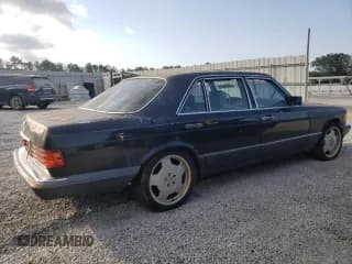 ✅ 1990 Mercedes-Benz 560 • VIN: WDBCA39E8LA508059 • Lot: 75865254. Wystawiony na Copart z przebiegiem 222 616 mil. Bezpłatny archiwum sprzedaży aukcyjnych z USA i szczegółowy raport historii pojazdu na DreamBid. Zdjęcie 3.