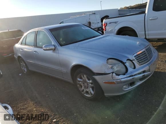 ✅ 2003 Mercedes-Benz E 320 • VIN: WDBUF65J43A285075 • Lot: 89907995. Listed on Copart with 191,948 mi. Free auction sales archive from the USA and detailed vehicle history report at DreamBid. Image 4.