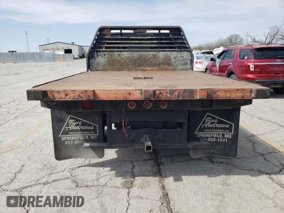 ✅ 2000 Ford F-450 XL • VIN: 1FDXW46F5YEC97423 • Lot: 51453005. Wystawiony na Copart z przebiegiem 301 409 mil. Bezpłatny archiwum sprzedaży aukcyjnych z USA i szczegółowy raport historii pojazdu na DreamBid. Zdjęcie 6.