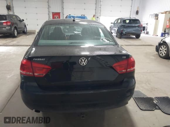 ✅ 2015 Volkswagen Passat S • VIN: 1VWAS7A30FC020995 • Lot: 42348252. Listed on IAAI with 177,806 mi. Free auction sales archive from the USA and detailed vehicle history report at DreamBid. Image 16.