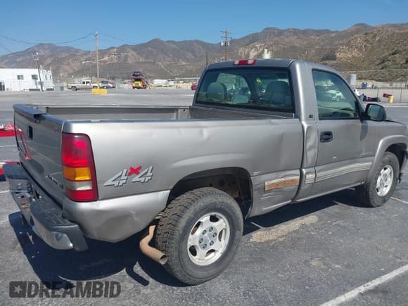 ✅ 2000 Chevrolet Silverado 1500 • VIN: 1GCEK14W8YZ370561 • Lot: 42443955. Listed on IAAI with 106,903 mi. Free auction sales archive from the USA and detailed vehicle history report at DreamBid. Image 6.