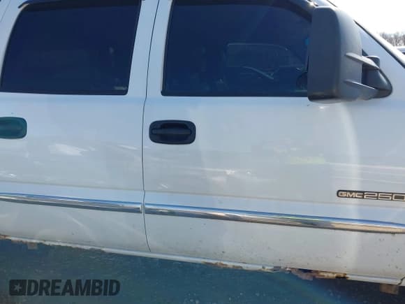 ✅ 2004 GMC Sierra 2500 SLE • VIN: 1GTGK23U94F107425 • Lot: 41810118. Wystawiony na IAAI z przebiegiem 223 163 mil. Bezpłatny archiwum sprzedaży aukcyjnych z USA i szczegółowy raport historii pojazdu na DreamBid. Zdjęcie 14.