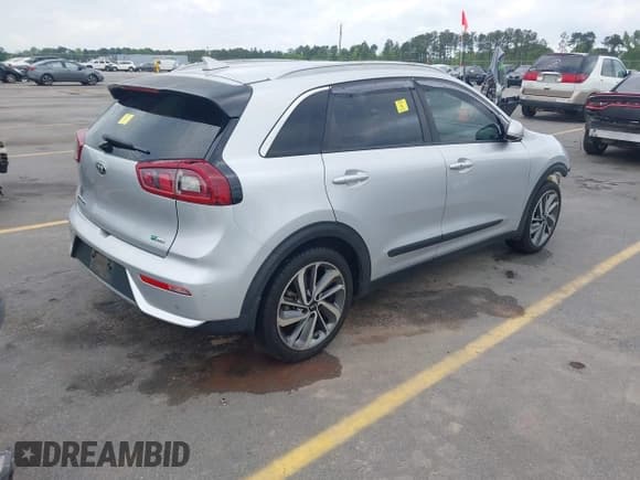 ✅ 2019 Kia Niro Touring • VIN: KNDCE3LC7K5322632 • Лот: 42003015. Опубликован ранее на IAAI с пробегом 108 641 миль. Бесплатный доступ к архиву аукционных продаж из США и подробный отчёт об истории автомобиля на DreamBid. Изображение 4.