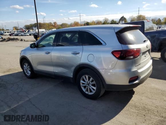 ✅ 2019 Kia Sorento LX • VIN: 5XYPG4A30KG474215 • Лот: 90446905. Опубликован ранее на Copart с пробегом 198 920 миль. Бесплатный доступ к архиву аукционных продаж из США и подробный отчёт об истории автомобиля на DreamBid. Изображение 2.
