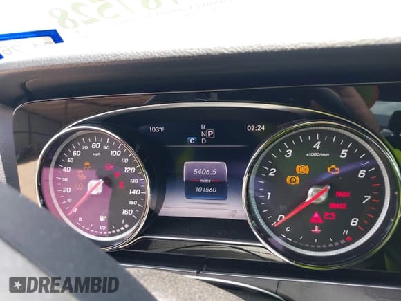 ✅ 2017 Mercedes-Benz E 300 Luxury • VIN: WDDZF4JB8HA016858 • Lot: 42787528. Wystawiony na IAAI z przebiegiem 101 560 mil. Bezpłatny archiwum sprzedaży aukcyjnych z USA i szczegółowy raport historii pojazdu na DreamBid. Zdjęcie 7.