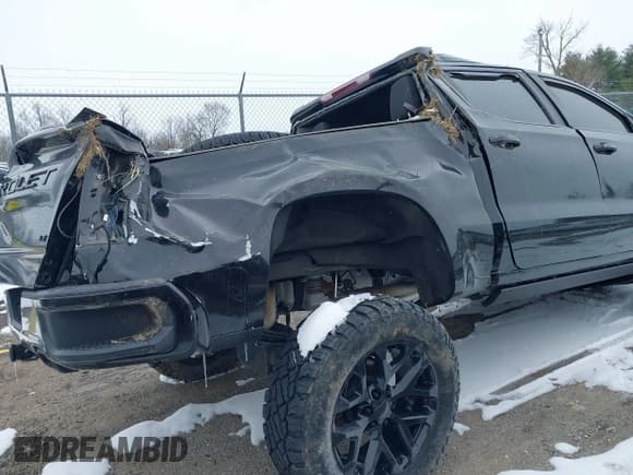 ✅ 2022 Chevrolet Silverado 1500 LT Trail Boss • VIN: 1GCPYFEDXNZ233067 • Lot: 41618201. Wystawiony na IAAI z przebiegiem 75 673 mil. Bezpłatny archiwum sprzedaży aukcyjnych z USA i szczegółowy raport historii pojazdu na DreamBid. Zdjęcie 19.