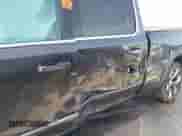 2020 Ram 1500 Limited z VIN 1C6SRFPT1LN419488, wystawiony jako IAAI lot #41847838 z przebiegiem 39 836 mil mil oraz . Historia ofert i sprzedaży dostępna na DreamBid. Obrazek 18.