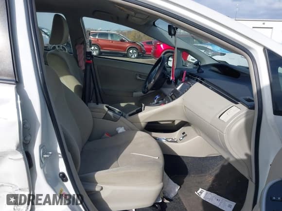✅ 2015 Toyota Prius Two • VIN: JTDKN3DU7F1889181 • Lot: 43662541. Listed on IAAI with 129,340 mi. Free auction sales archive from the USA and detailed vehicle history report at DreamBid. Image 5.