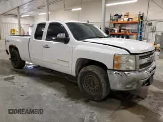 2013 Chevrolet Silverado 1500 LT z VIN 1GCRKSE70DZ130896, wystawiony jako Copart lot #82601755 z przebiegiem Nie podano mil oraz Szkoda całkowita • Salvage title. Historia ofert i sprzedaży dostępna na DreamBid. Obrazek 4.