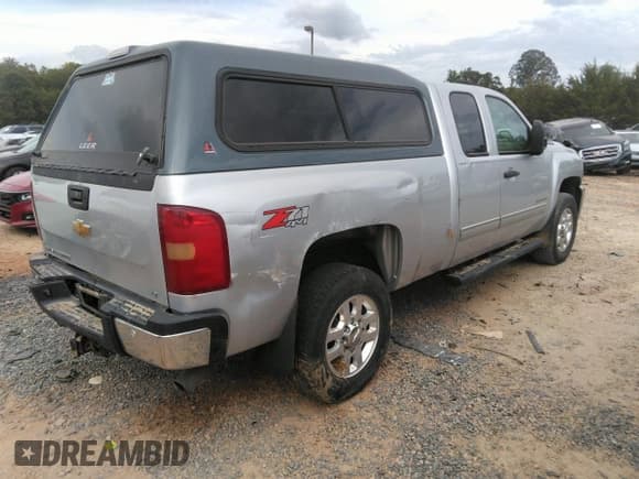 ✅ 2012 Chevrolet Silverado 2500HD LT • VIN: 1GC2KXCG1CZ337684 • Lot: 40494392. Wystawiony na IAAI z przebiegiem Nie podano. Bezpłatny archiwum sprzedaży aukcyjnych z USA i szczegółowy raport historii pojazdu na DreamBid. Zdjęcie 4.