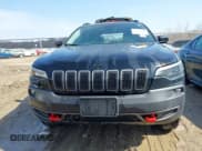 ✅ 2023 Jeep Cherokee Trailhawk • VIN: 1C4PJMBN3PD104741 • Lot: 41777882. Wystawiony na IAAI z przebiegiem 25 405 mil. Bezpłatny archiwum sprzedaży aukcyjnych z USA i szczegółowy raport historii pojazdu na DreamBid. Zdjęcie 12.