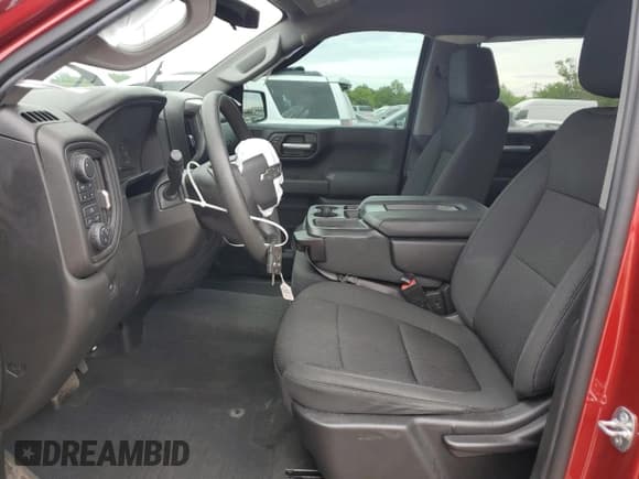 ✅ 2021 Chevrolet Silverado 1500 Custom Trail Boss • VIN: 1GCPYCEFXMZ147255 • Lot: 61611045. Wystawiony na Copart z przebiegiem 44 027 mil. Bezpłatny archiwum sprzedaży aukcyjnych z USA i szczegółowy raport historii pojazdu na DreamBid. Zdjęcie 7.