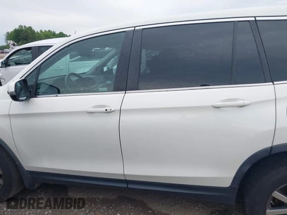 ✅ 2019 Honda Pilot EX-L • VIN: 5FNYF5H53KB025428 • Lot: 42232477. Listed on IAAI with 115,221 mi. Free auction sales archive from the USA and detailed vehicle history report at DreamBid. Image 14.