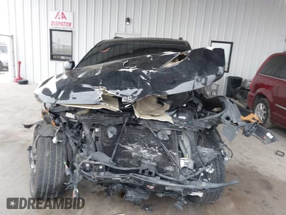 ✅ 2020 Jeep Grand Cherokee Limited X • VIN: 1C4RJFBG0LC231419 • Lot: 41568627. Listed on IAAI with 122,594 mi. Free auction sales archive from the USA and detailed vehicle history report at DreamBid. Image 6.