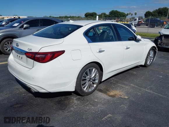 ✅ 2021 Infiniti Q50 Luxe • VIN: JN1EV7BP8MM701073 • Lot: 43707547. Wystawiony na IAAI z przebiegiem 51 990 mil. Bezpłatny archiwum sprzedaży aukcyjnych z USA i szczegółowy raport historii pojazdu na DreamBid. Zdjęcie 4.