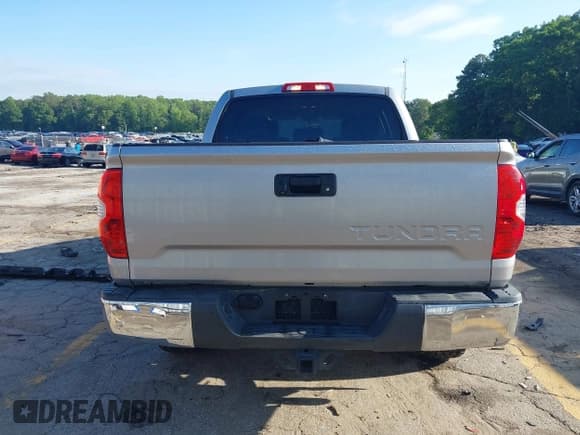 ✅ 2014 Toyota Tundra Limited • VIN: 5TFFY5F19EX172588 • Лот: 42243537. Опубликован ранее на IAAI с пробегом 22 097 миль. Бесплатный доступ к архиву аукционных продаж из США и подробный отчёт об истории автомобиля на DreamBid. Изображение 16.