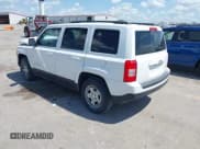 ✅ 2016 Jeep Patriot Sport SE • VIN: 1C4NJPBA0GD670068 • Lot: 42628242. Wystawiony na IAAI z przebiegiem 131 504 mil. Bezpłatny archiwum sprzedaży aukcyjnych z USA i szczegółowy raport historii pojazdu na DreamBid. Zdjęcie 3.