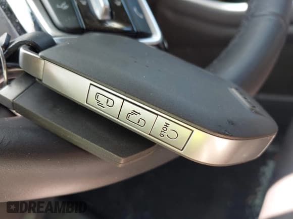 ✅ 2025 Kia Carnival SX • VIN: KNDNE5K35S6472268 • Lot: 42591635. Listed on IAAI with 16,752 mi. Free auction sales archive from the USA and detailed vehicle history report at DreamBid. Image 11.