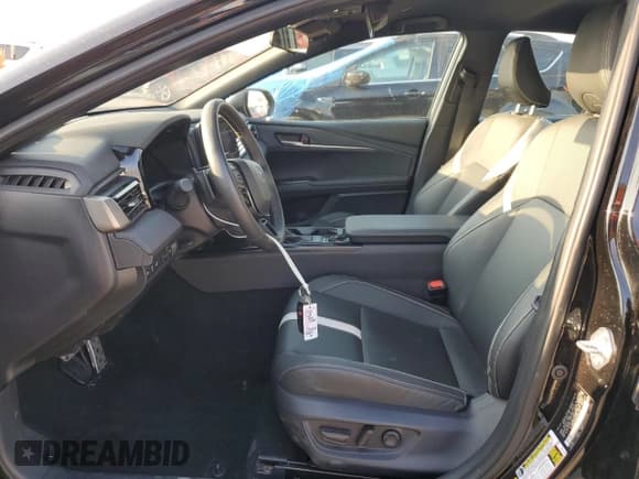 ✅ 2025 Toyota Camry SE • VIN: 4T1DAACK6SU599320 • Lot: 93300025. Wystawiony na Copart z przebiegiem 23 781 mil. Bezpłatny archiwum sprzedaży aukcyjnych z USA i szczegółowy raport historii pojazdu na DreamBid. Zdjęcie 7.