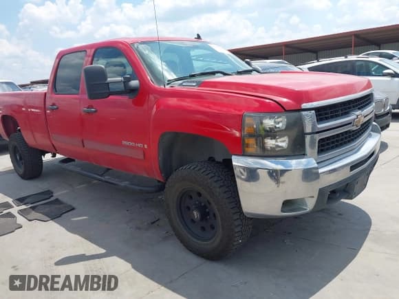 ✅ 2008 Chevrolet Silverado 2500HD LTZ • VIN: 1GCHK23KX8F139454 • Лот: 42907246. Опубликован ранее на IAAI с пробегом 110 096 миль. Бесплатный доступ к архиву аукционных продаж из США и подробный отчёт об истории автомобиля на DreamBid. Изображение 1.